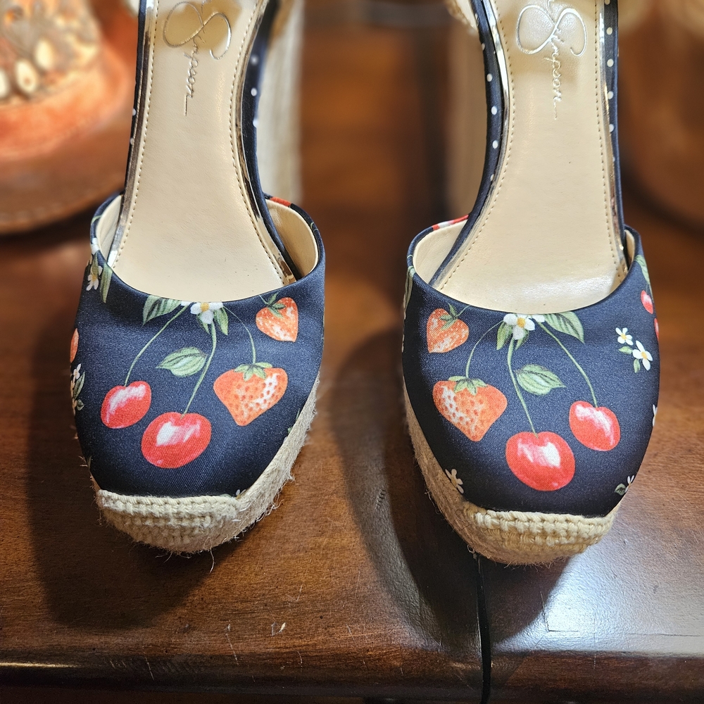 Jessica Simpson Black Cherry Floral Wedges - Picture 3 of 9